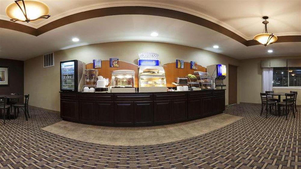 Holiday Inn Express Devils Lake By Ihg Exterior foto