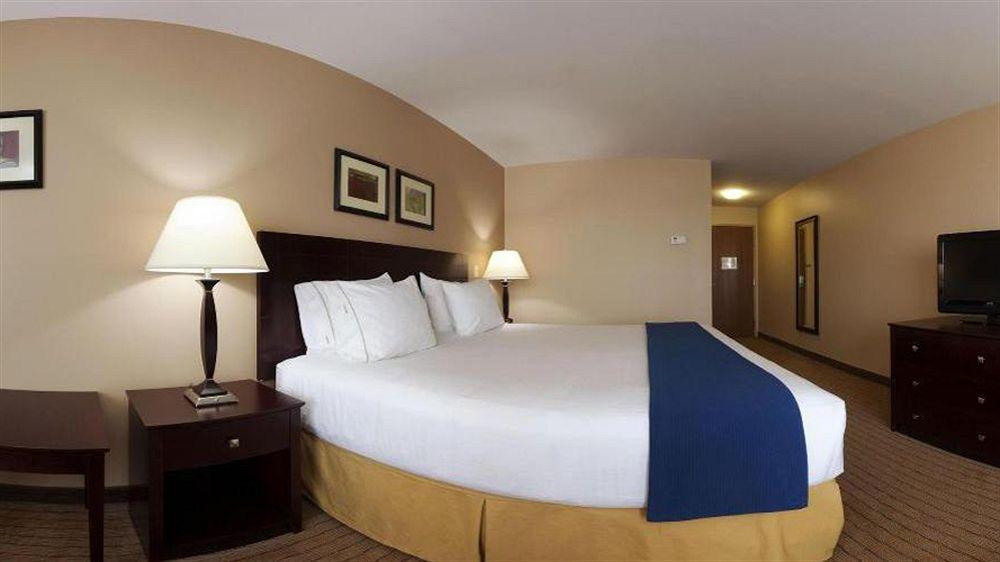 Holiday Inn Express Devils Lake By Ihg Exterior foto