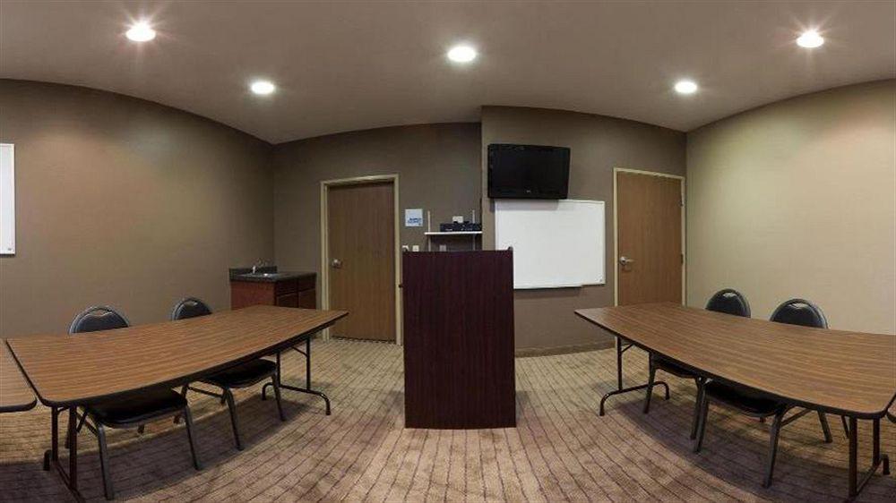 Holiday Inn Express Devils Lake By Ihg Exterior foto