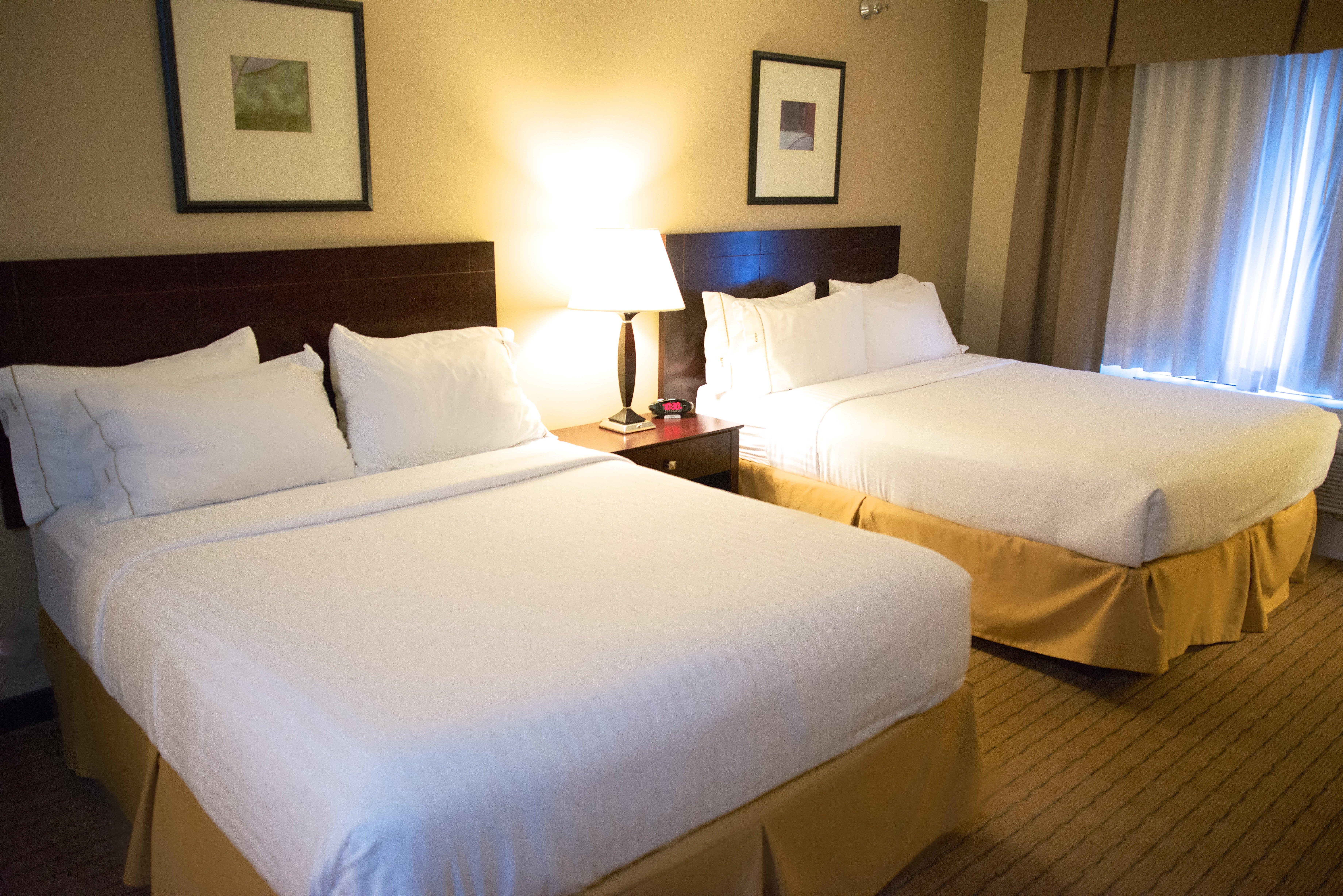 Holiday Inn Express Devils Lake By Ihg Exterior foto