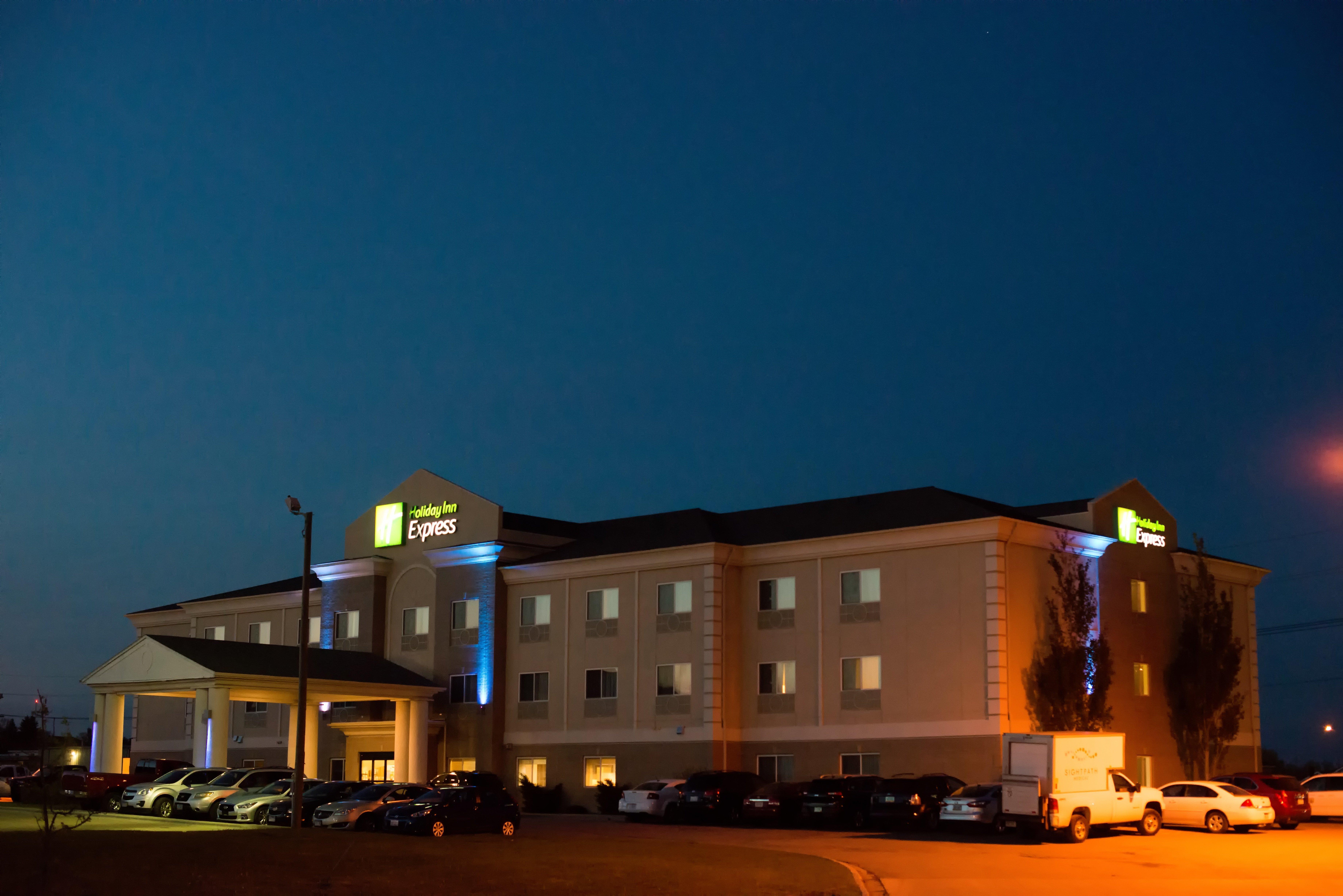 Holiday Inn Express Devils Lake By Ihg Exterior foto