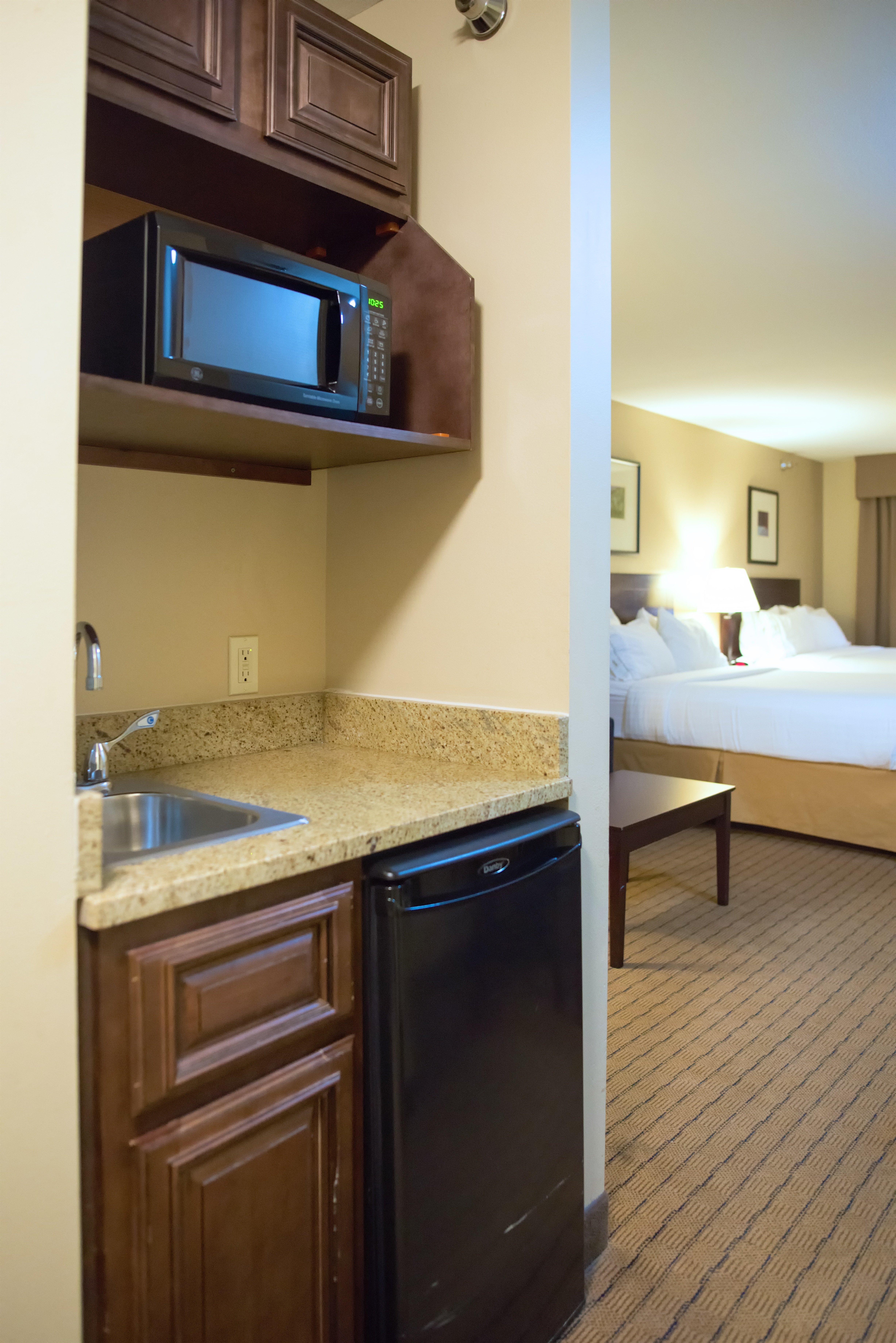 Holiday Inn Express Devils Lake By Ihg Exterior foto
