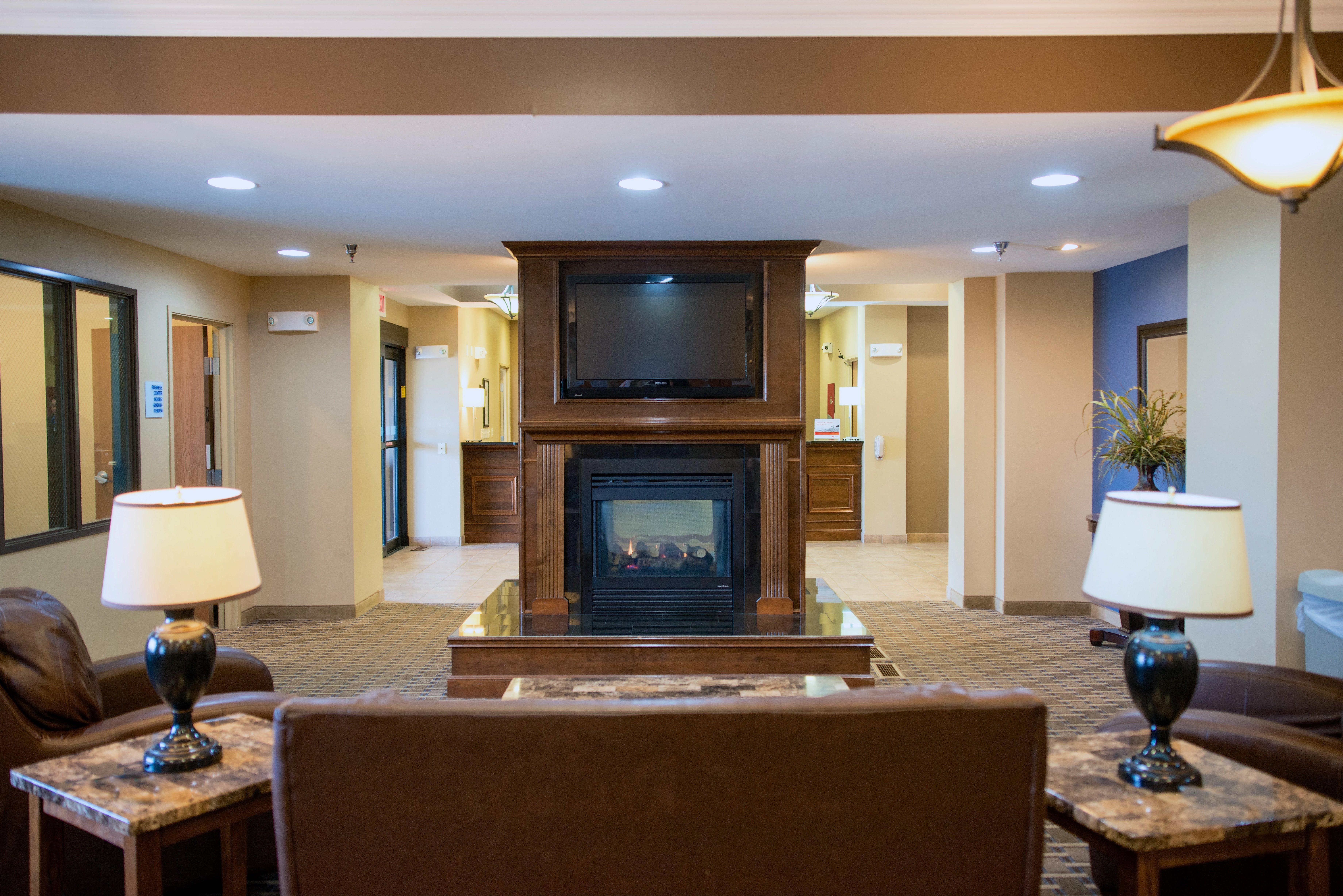 Holiday Inn Express Devils Lake By Ihg Exterior foto