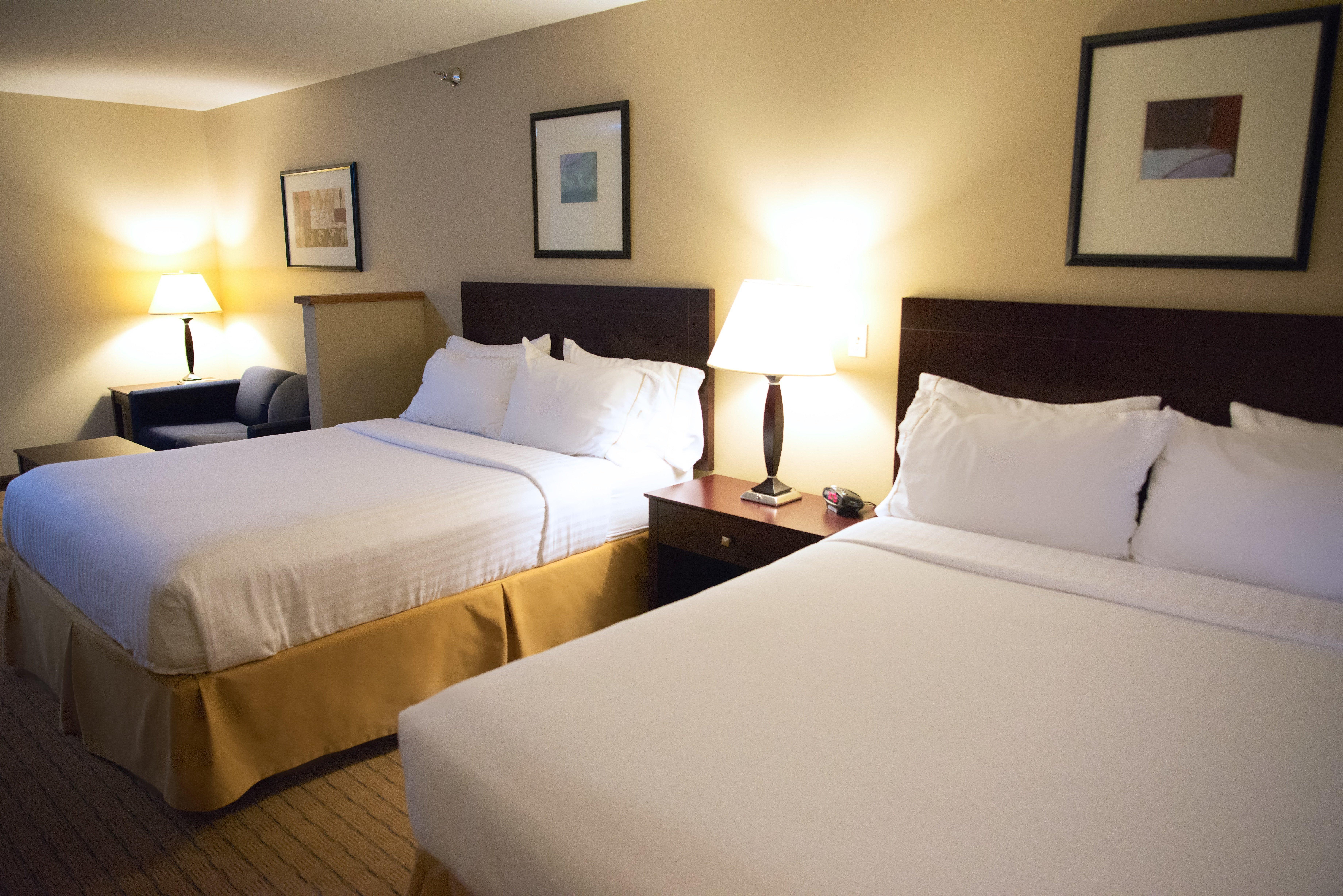 Holiday Inn Express Devils Lake By Ihg Exterior foto