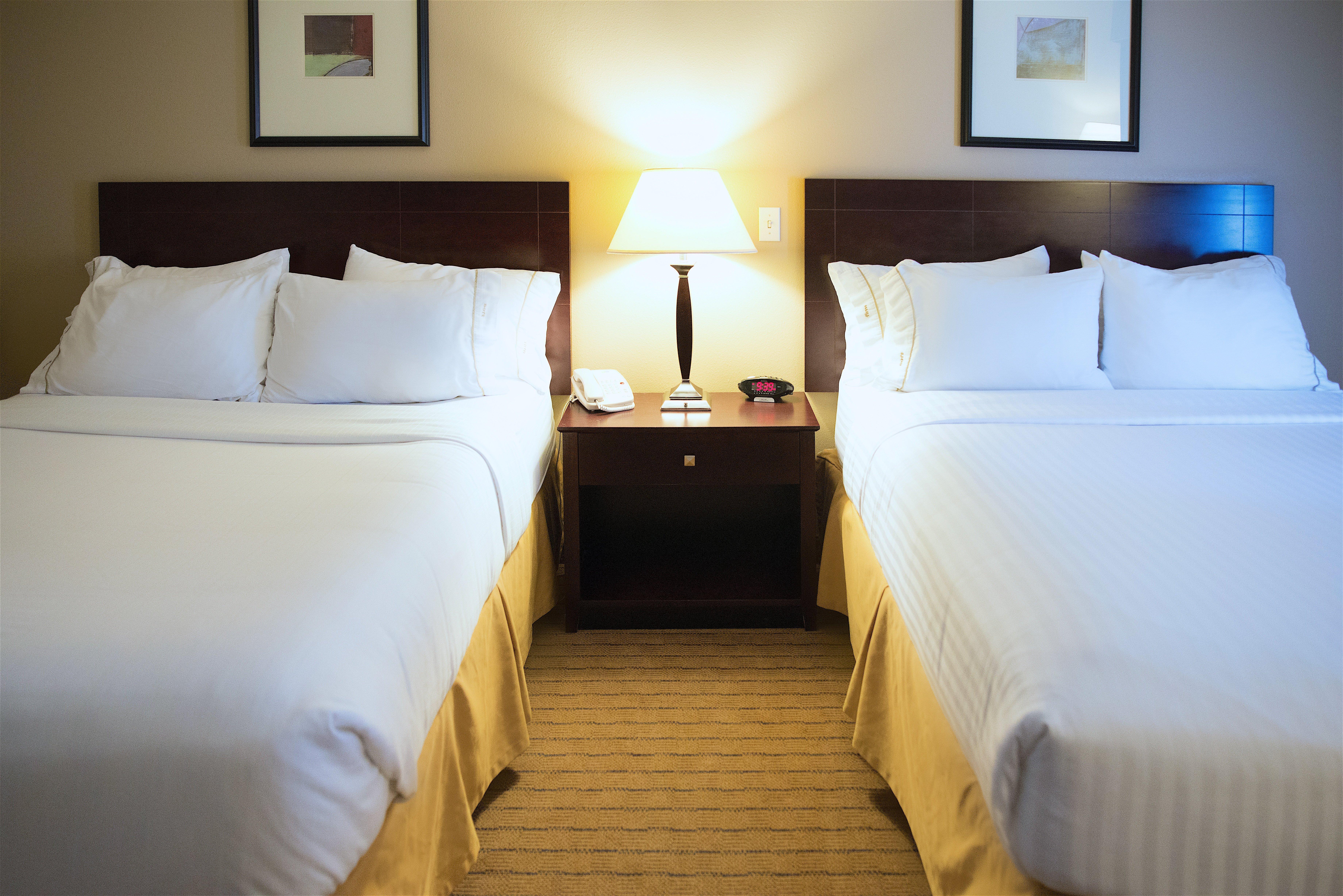 Holiday Inn Express Devils Lake By Ihg Exterior foto