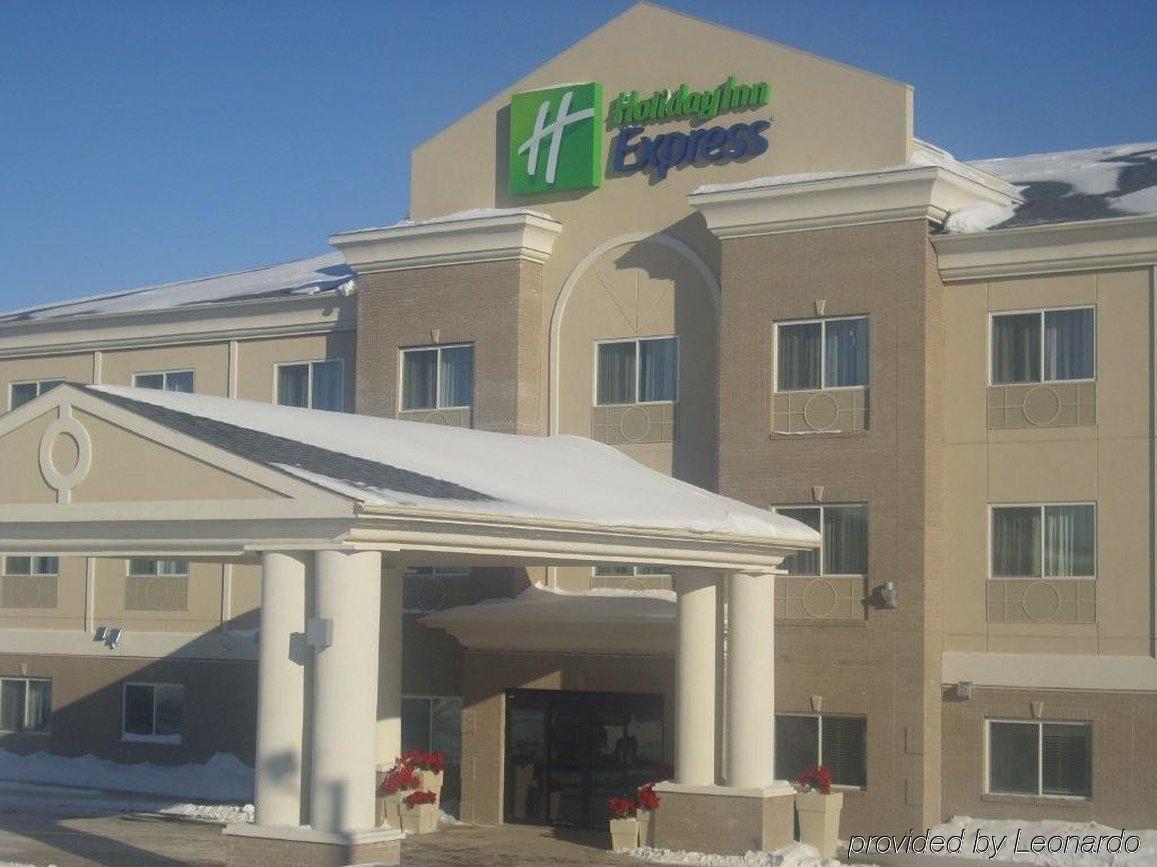 Holiday Inn Express Devils Lake By Ihg Exterior foto