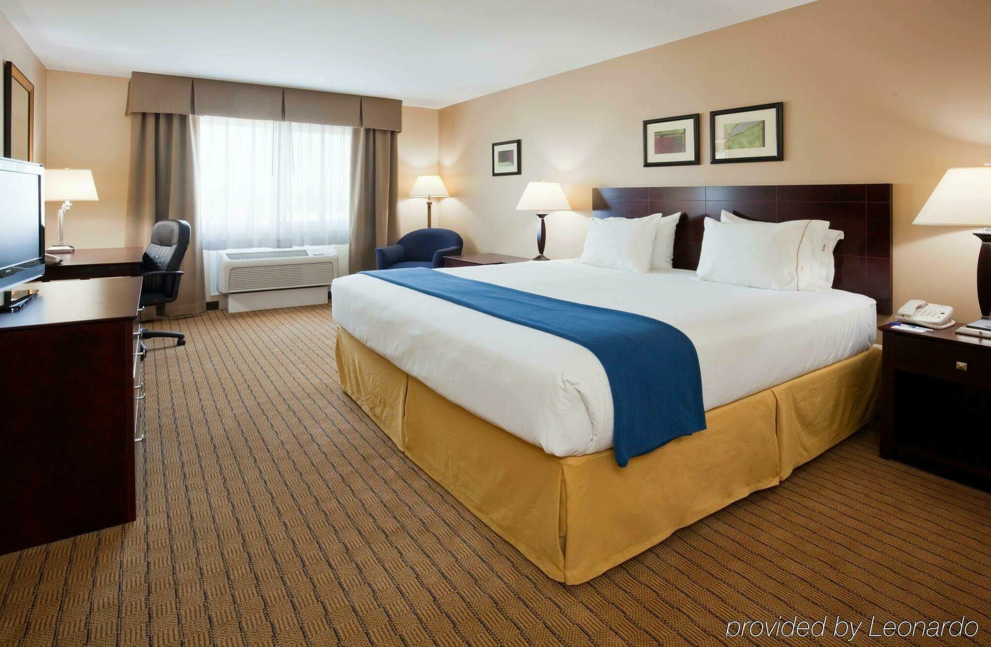 Holiday Inn Express Devils Lake By Ihg Exterior foto