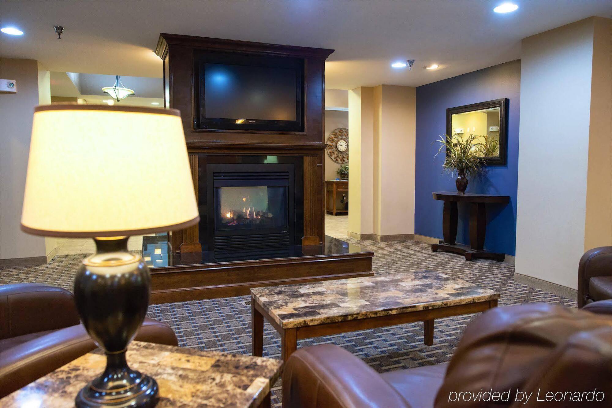 Holiday Inn Express Devils Lake By Ihg Exterior foto